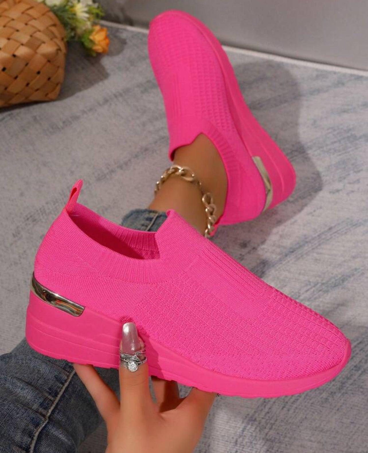 New Round Toe Slip-On Casual Shoes, Lightweight Breathable Mesh Fabric, Versatile Stylish Design, Suitable For Outdoor & City Wear, Women