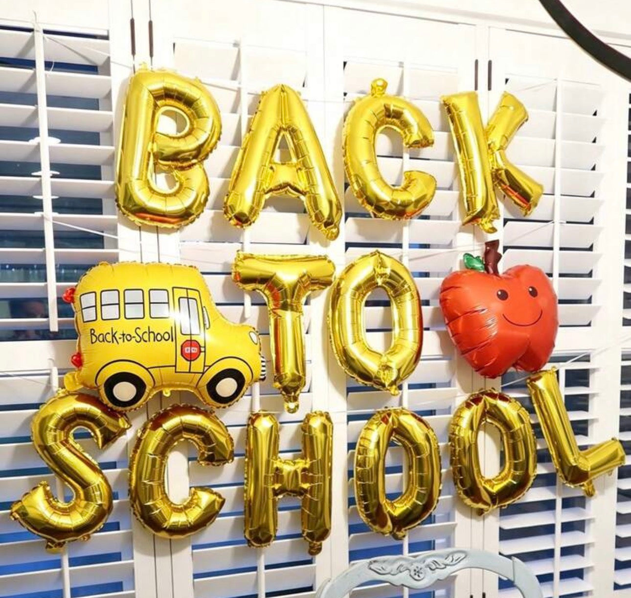 14pcs Welcome Back To School Aluminum Foil Balloon Set, Includes 16-Inch Gold "Back To School" Balloon Banner, School Bus And Red Apple Balloons, Suitable For Back To School Season, First Day Of School Classroom Decoration, Welcoming Teachers And Students