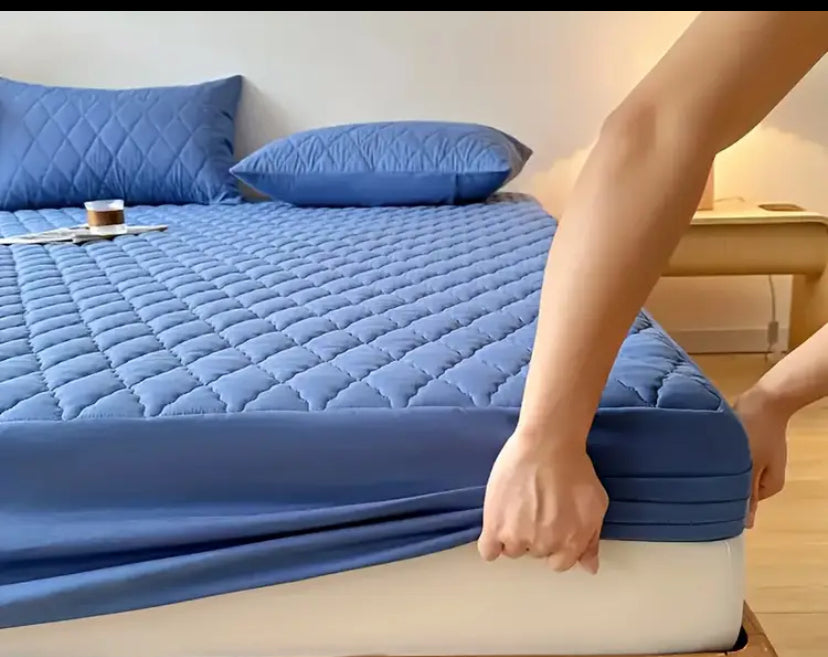 Blue comforter top