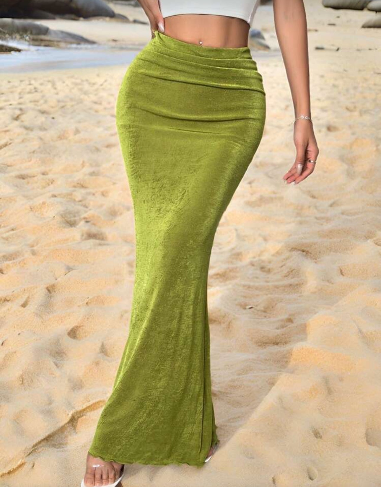 Firerie Ladies' Simple & Elegant Green Low-Waisted Extra Long Maxi Skirt For Summer Vacation Dating