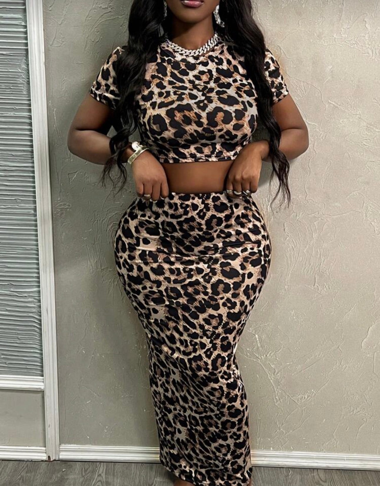Slaydiva Women's Casual Leopard Print Crop Top T-Shirt And Fitted Maxi Skirt 2 Pieces Set, Suitable For Summer
