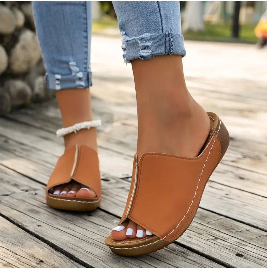 Chic Solid Color Wedge Heeled Sandals