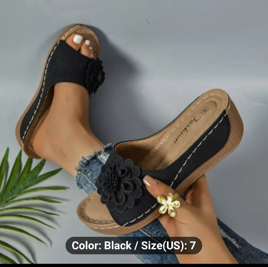 Comfortable Women's Floral Decor Slide Sandals