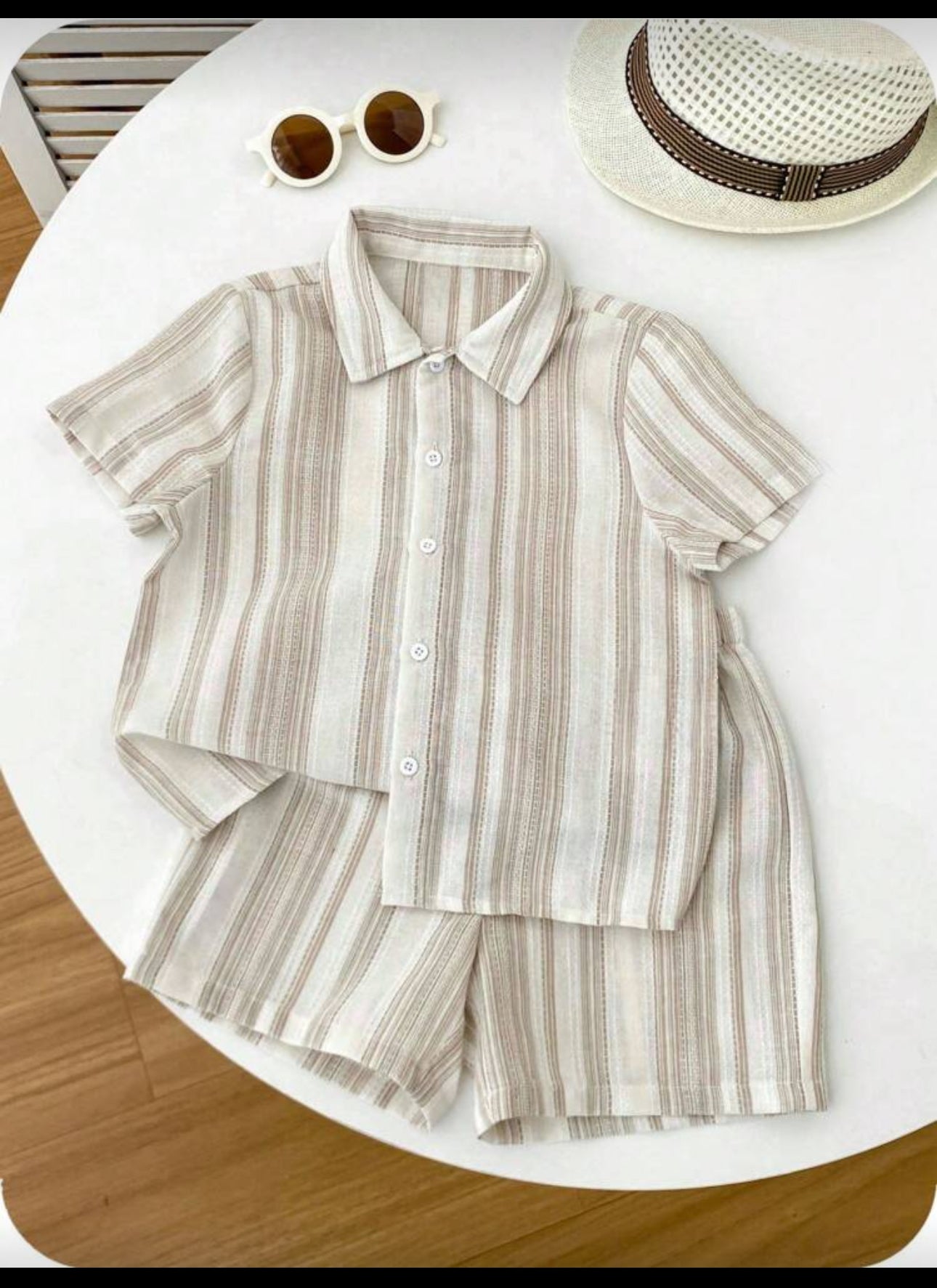 SHEIN Young Boys' Casual College Style Beige Short Sleeve Polo Shirts And Elastic Waist Print Fabric Shorts Set, Suitable For Home, Outing, School, Travel, Summer Young Boys 2 Pieces Young Boys Clothing 4t