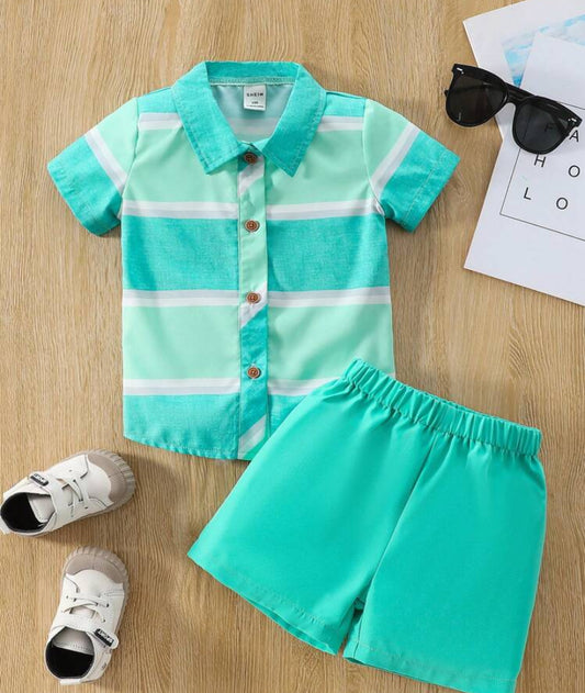 SHEIN Young Boy Color Block Striped Shirt And Solid Color Shorts Set