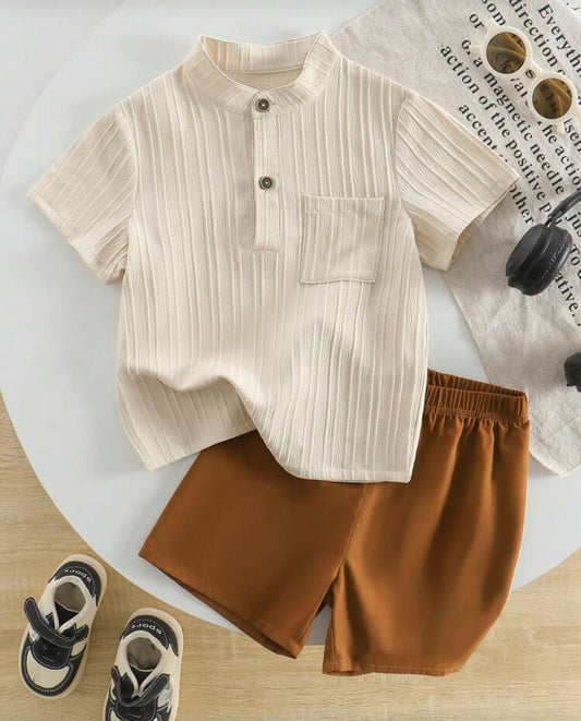 SHEIN Genkimix Kids 2pcs Young Boy Set: Classic Textured Woven Half-Open Shirt And Solid Color Shorts, Suitable For 4-7 Years Old Boys In Summer And Spring Summer Holiday