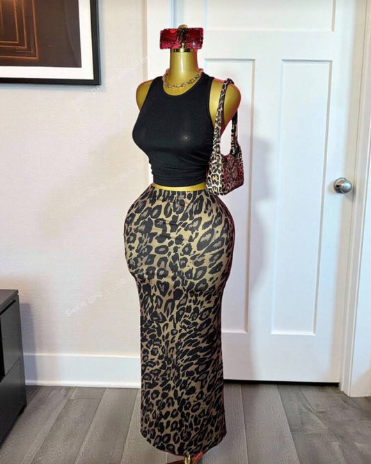 Slaydiva 2025 Summer And Autumn New Casual Elegant Slim Black Cropped Vest + High Waist Slim Leopard Print Skirt Women Two Pieces Set, Suitable For Daily Travel, Back To School, Graduation, Party, Casual Street, Hot Girls, Y2K, Club, Vacation, Date,Gradua