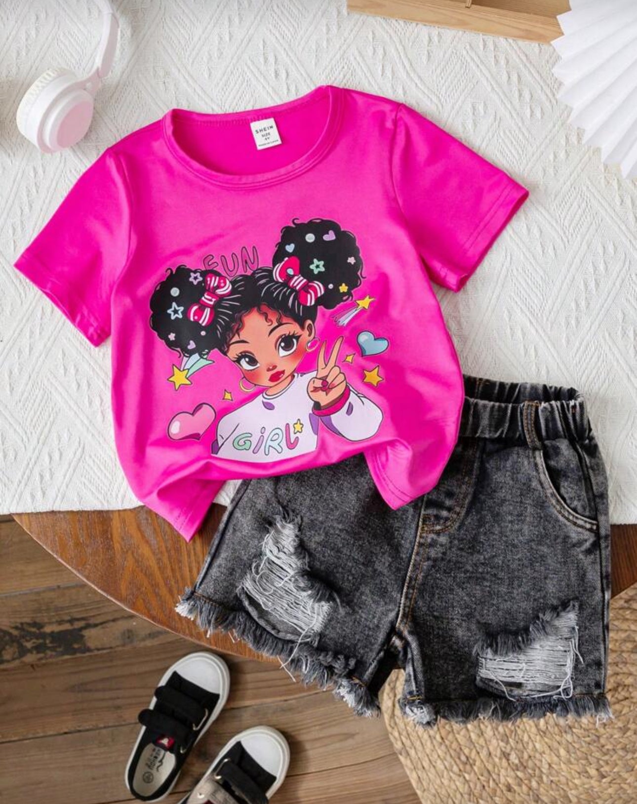 SHEIN Elladie kids 2pcs/Set Young Girls Casual Cartoon Print Short Sleeve Top And Distressed Denim Shorts Set, School, Campus, College Summer Holiday