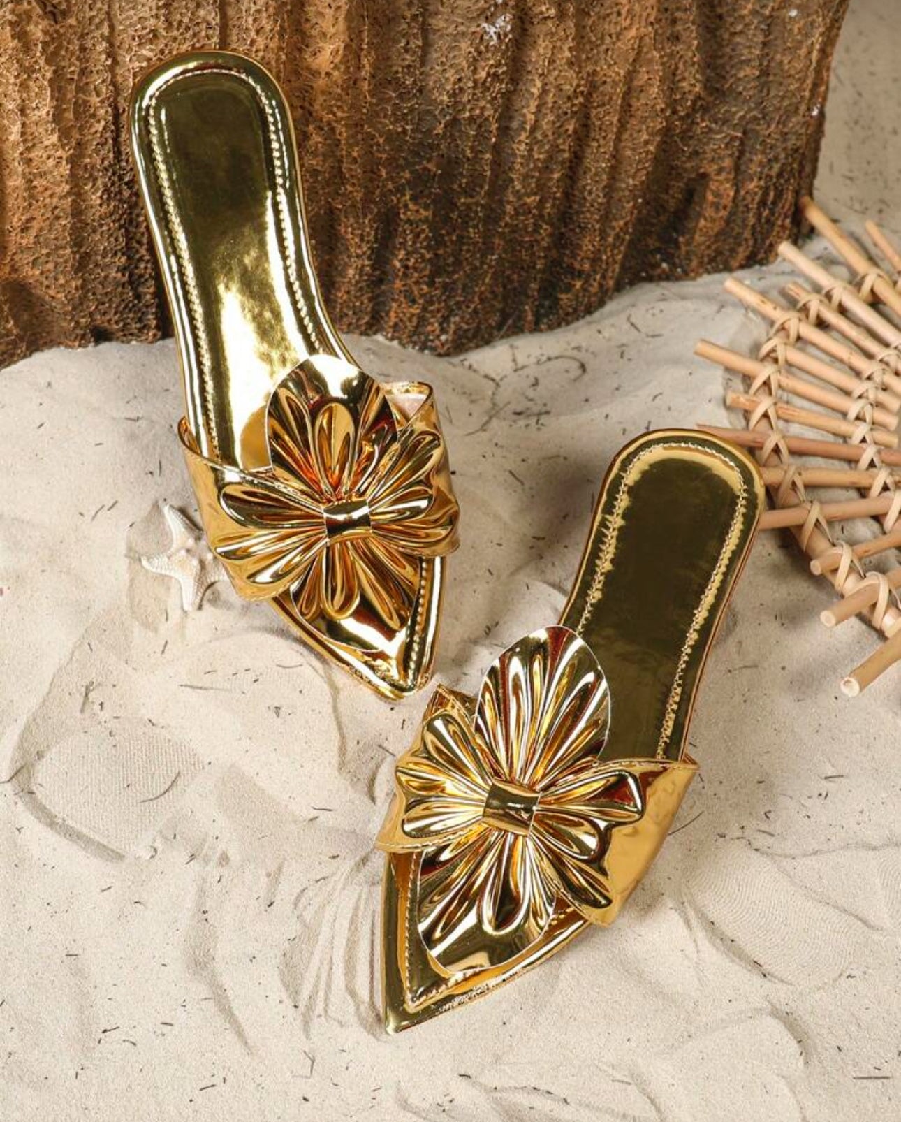 New Fashion Women Plus Size Summer Flat Gold Sandals, Comfortable, Stylish, Sexy, Shiny Sunflower Design, Suitable For Indoor, Outdoor, Vacation, Travel, Beach, Wedding