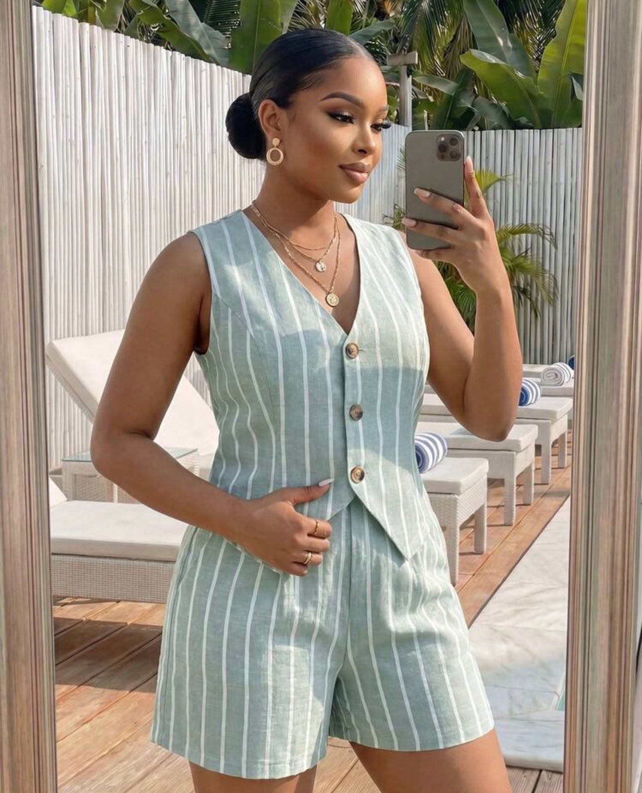 SHEIN Lady CURVE Plus Size Women Striped V-Neck Single-Breasted Top And Shorts Casual Daily 2-Piece Set