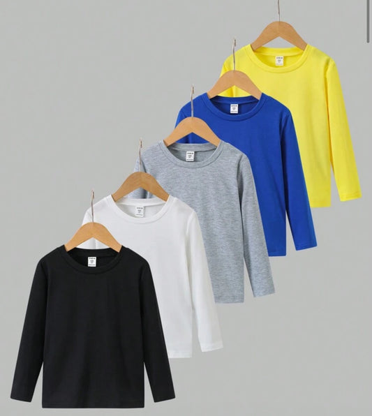 SHEIN 5pcs/Set Young Boy Round Neck T-Shirts In Basic Black, White, Blue, Yellow And Gray Colors. This 5 Pieces T-Shirt Set Offers Various Color Options For Young Boys To Have More Choices And Mix-And-Match In Their Daily Casual Wear. The Round Neck Desig