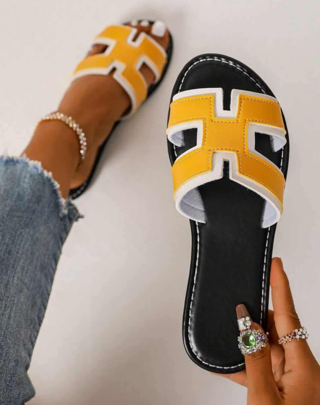 Women's Flat Sandals, Black & White H-Strap Slippers, Spring/Summer New Beach Sandals For Party, Birthday, Easter Gift, Low Heel Open Toe Colorblock Slides, Versatile Fashion Slippers In Silver, Brown, Red, Gray, Yellow, Orange