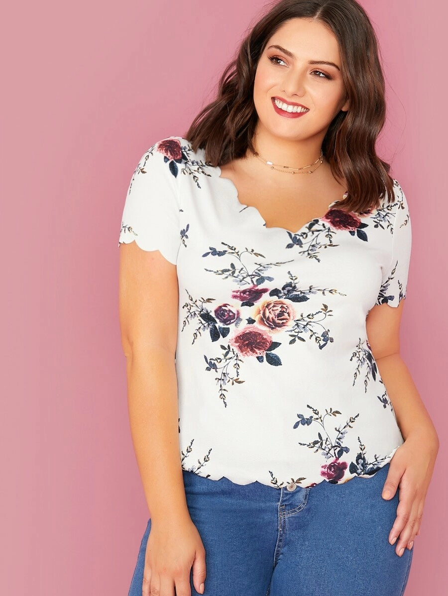 Plus Floral Print Scallop Trim Top (V)