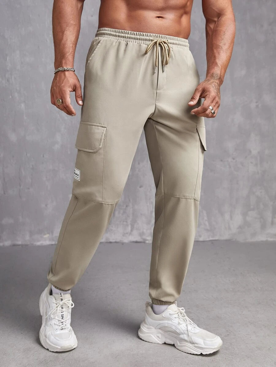 Men Letter Graphic Flap Pocket Drawstring Waist Pants (v)