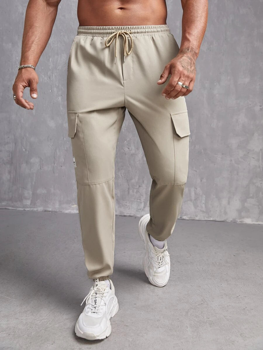 Men Letter Graphic Flap Pocket Drawstring Waist Pants (v)
